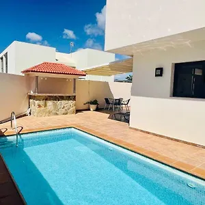 https://villa-santa-martha.in-canary-islands.com